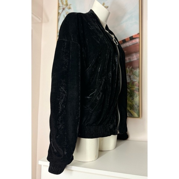 Wet Seal Black Sweet Like Honey Embroidered Velour Velvet Bomber Jacket Sz Large - Picture 10 of 10